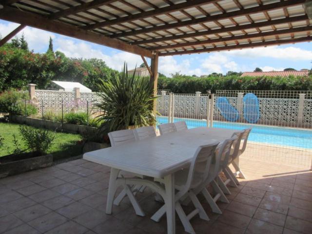 Studio Agreable Et Tres Lumineux Salles-dʼAude Екстериор снимка