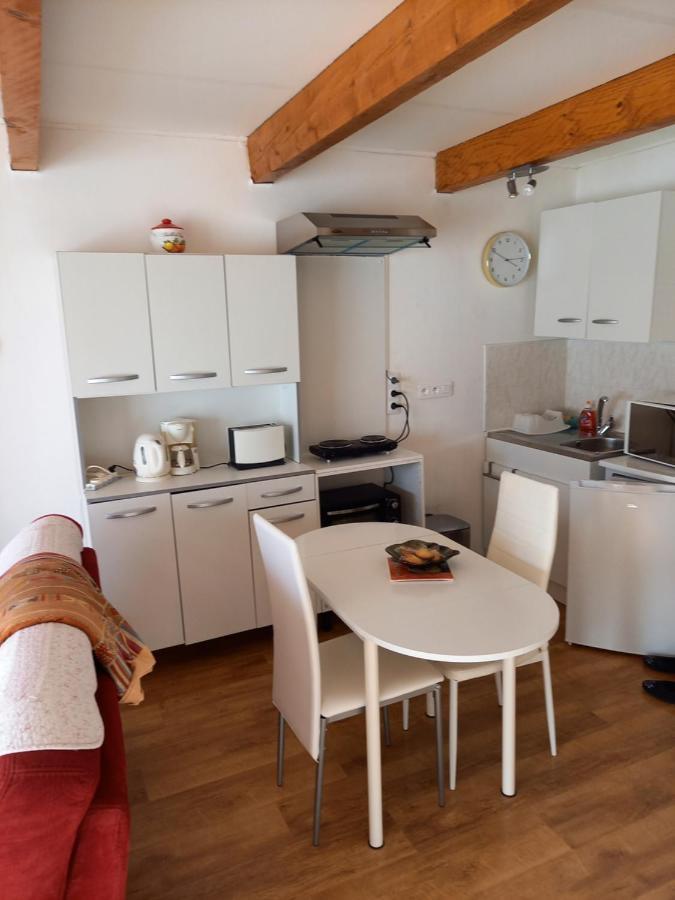 Studio Agreable Et Tres Lumineux Salles-dʼAude Екстериор снимка