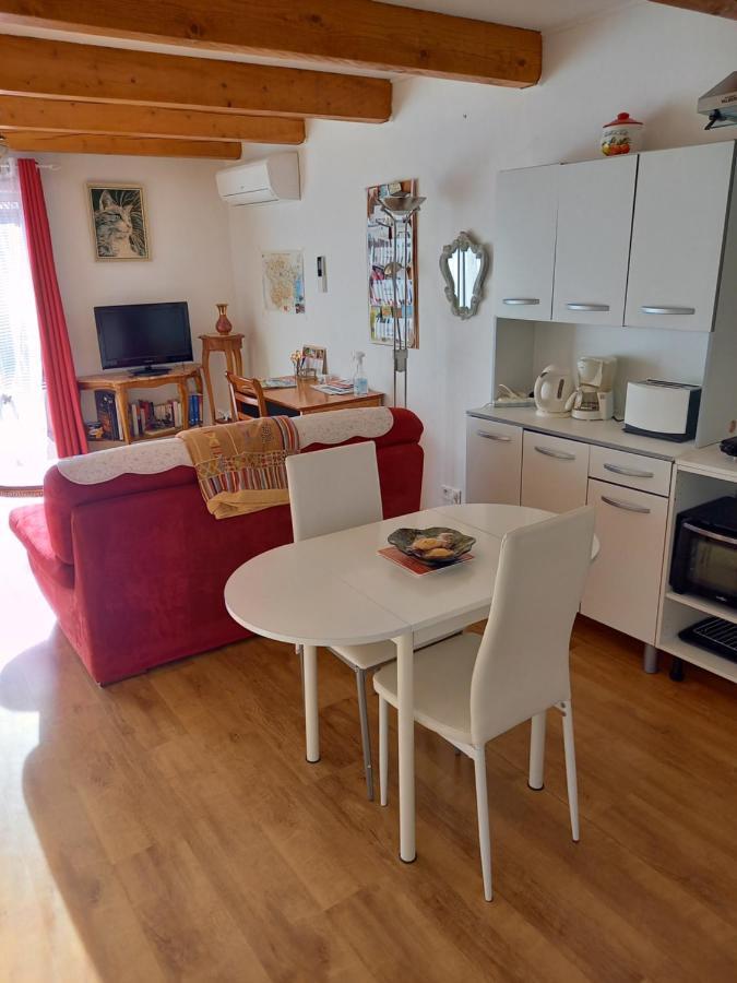 Studio Agreable Et Tres Lumineux Salles-dʼAude Екстериор снимка